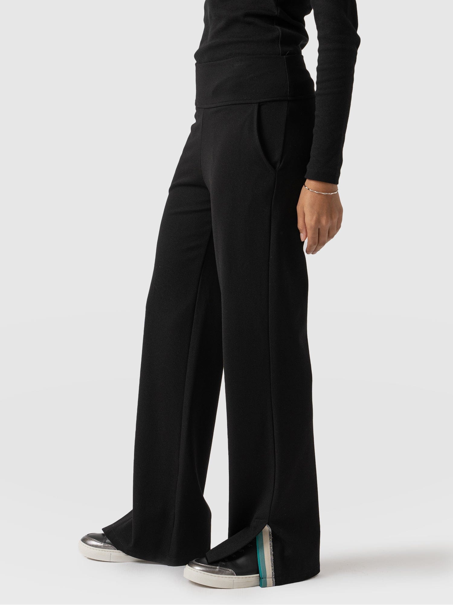 Runway Split Pant - Black-Green